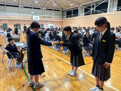 努力ノート贈呈 (1)