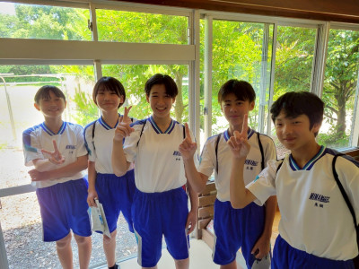 8611CC22-C634-4FEE-AEFC-1F76EF6A3E75