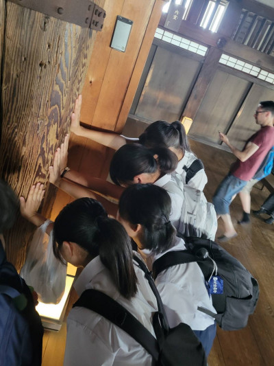 ③ (12)
