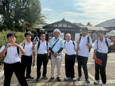 ③ (16)