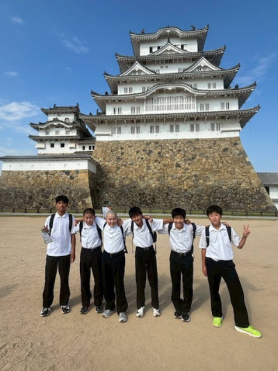 ③ (17)
