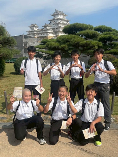 ③ (19)