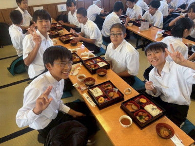 ③ (21)