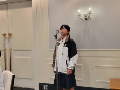 ① (11)