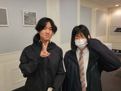 ① (16)