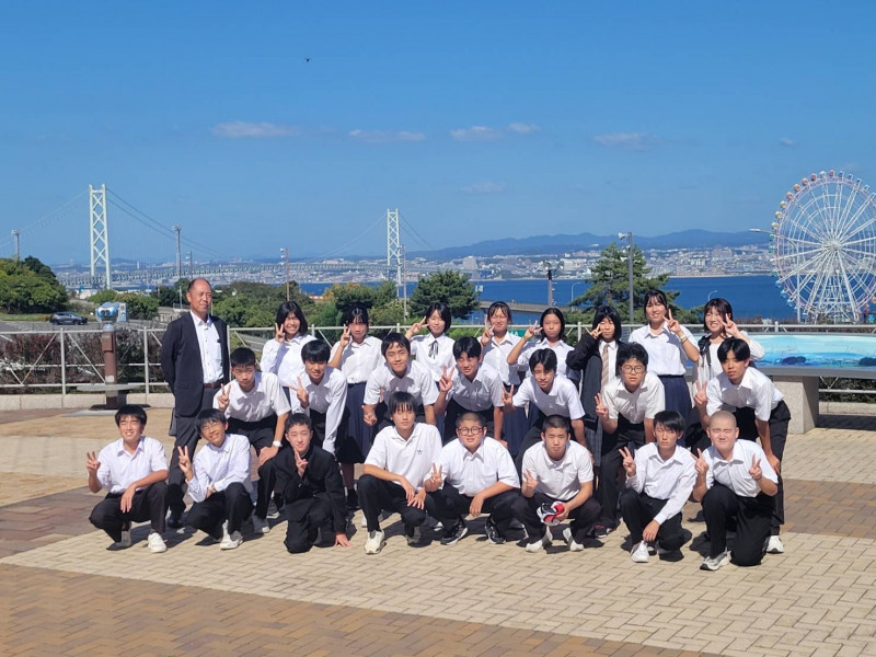 ② (17)