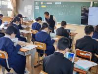 1年B組 英語の授業 1年B組 英語の授業