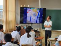 ゴミ問題について考えよう 授業者の前田先生 ゴミ問題について考えよう 授業者の前田先生